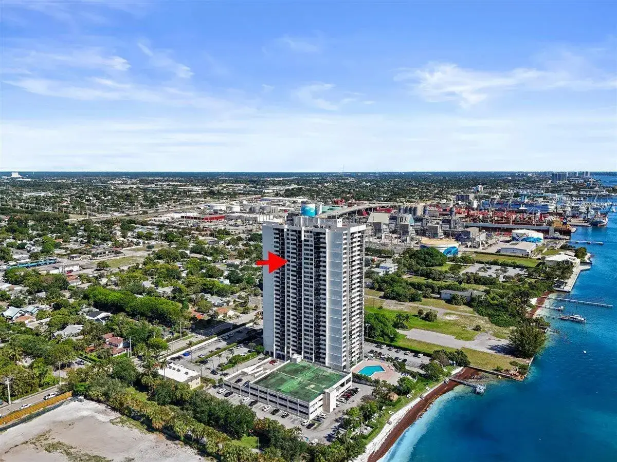 5600 N Flagler Drive # 2304, West Palm Beach FL 33407