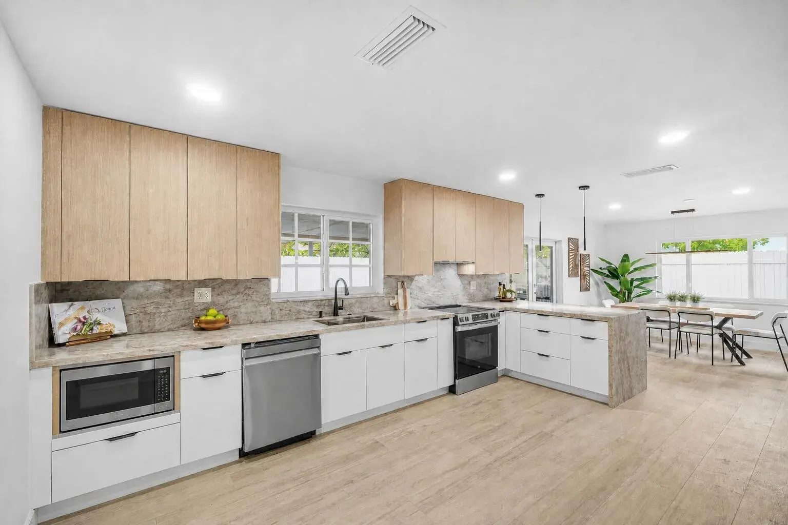 718 SW 27th Place, Boynton Beach FL 33435