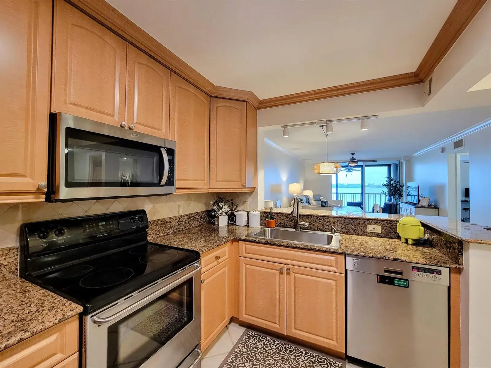111 Lake Emerald Drive # 406, Oakland Park FL 33309