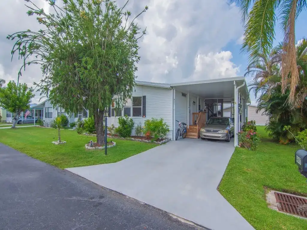 4697 SE Copperwood Terrace, Stuart FL 34997 photo 2