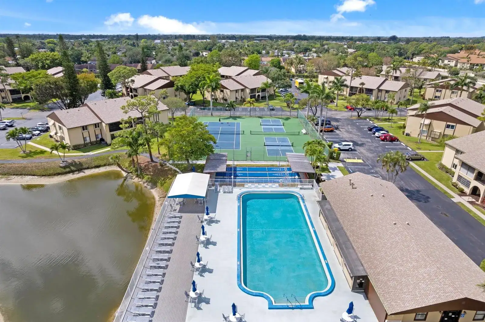 336 Pine Ridge Circle # 1, FL 33463 photo 3