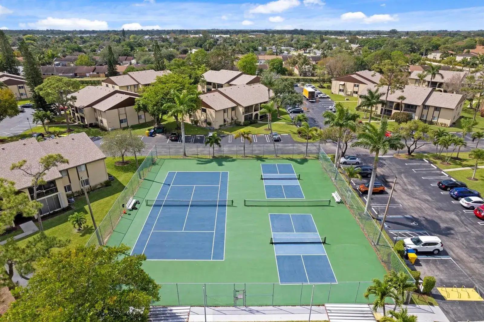 336 Pine Ridge Circle # 1, FL 33463 photo 4