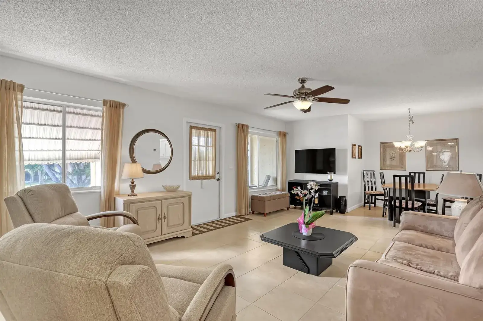 2 bedroom 1 bath Residential for sale at 337 Pine Ridge Circle # 2, FL 33463