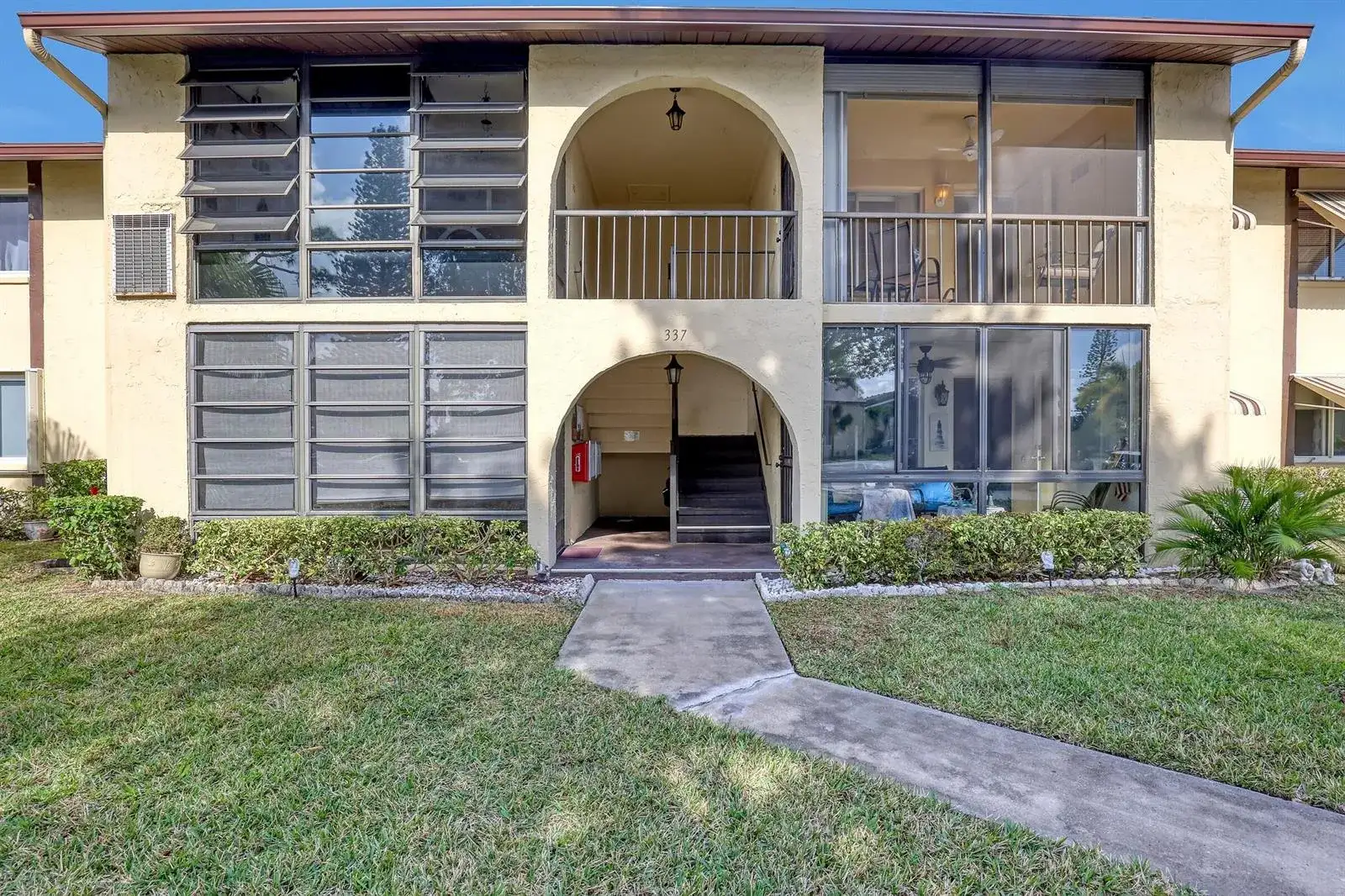 337 Pine Ridge Circle # 2, FL 33463 photo 5