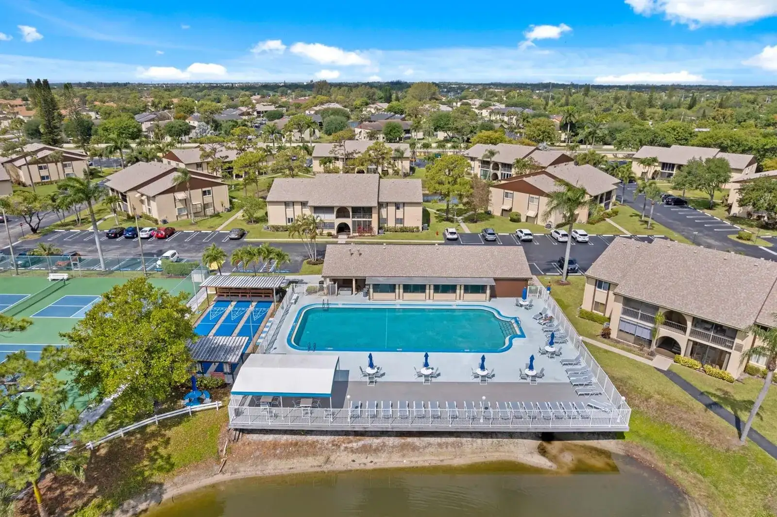 339 Pine Ridge Circle # 1, FL 33463 photo 2