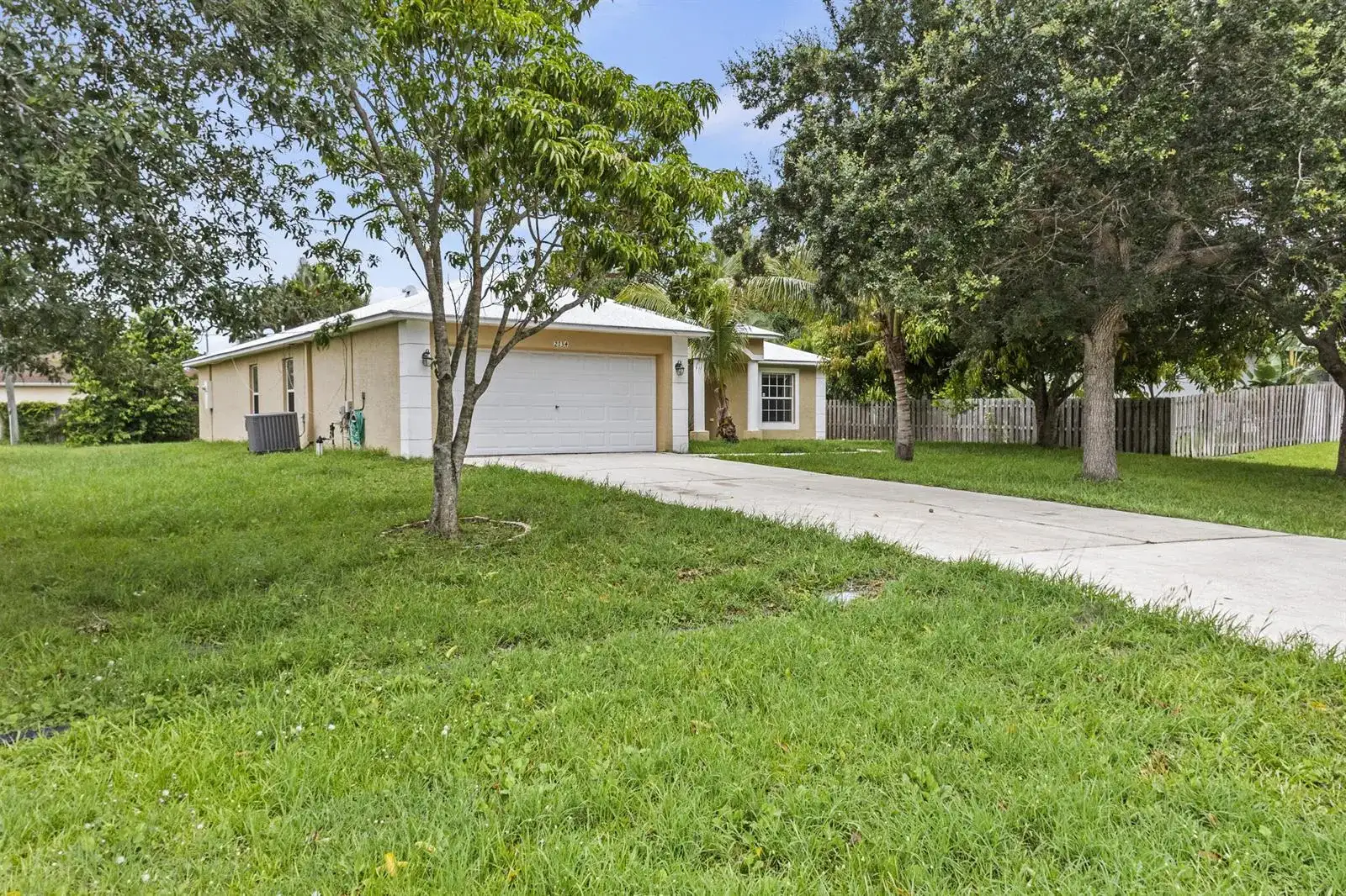 2134 SW Savage Boulevard, Port St. Lucie FL 34953 photo 2