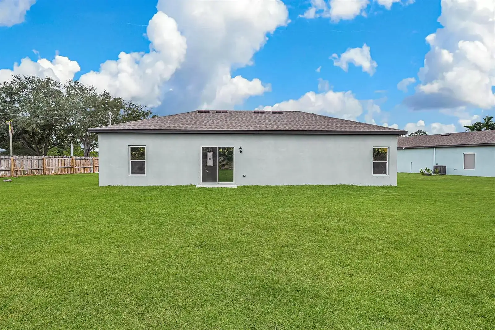 1613 SE Grapeland Avenue, Port St. Lucie FL 34952 photo 2