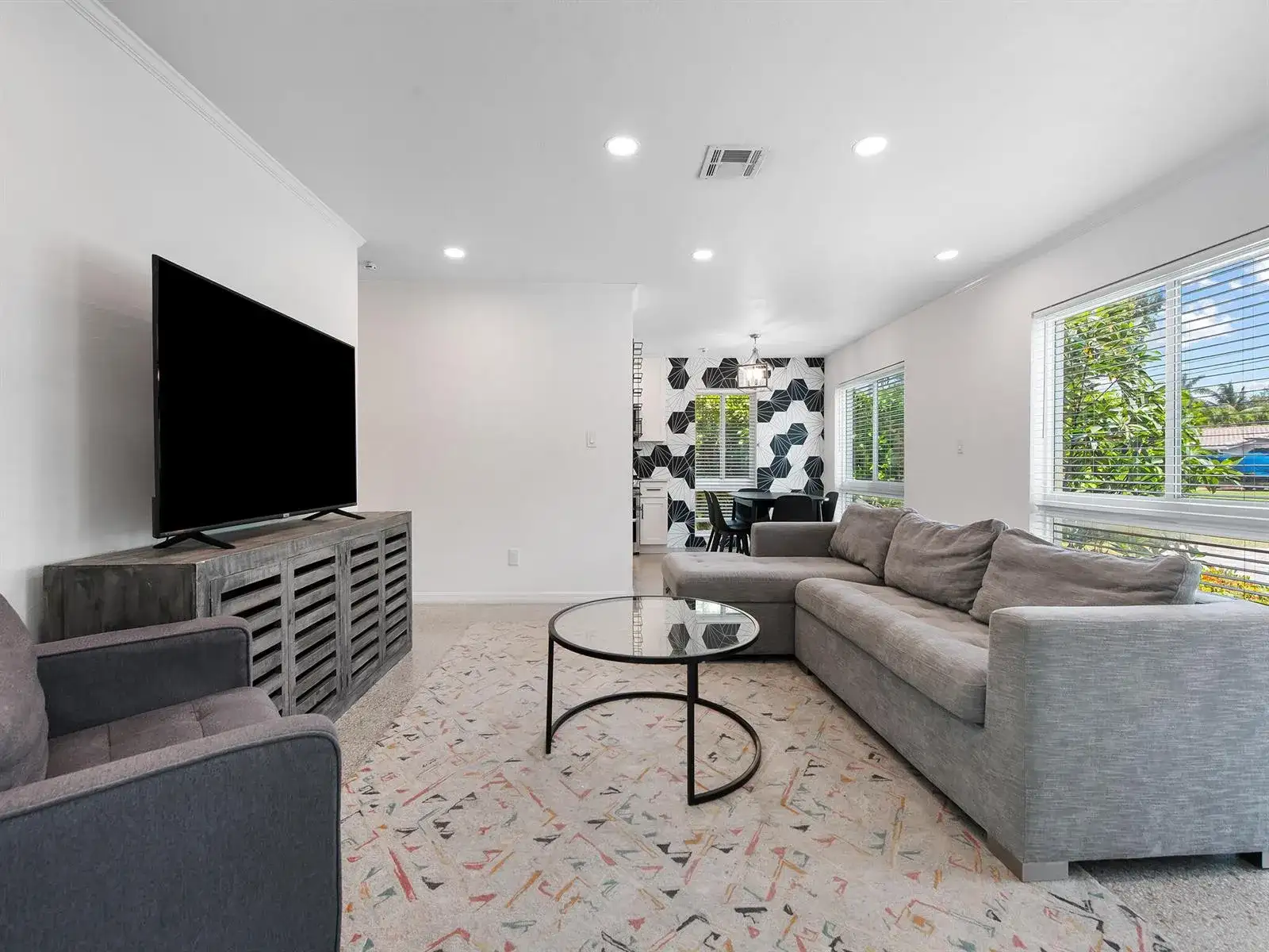 657 NW 30th Court, Wilton Manors FL 33311 photo 3