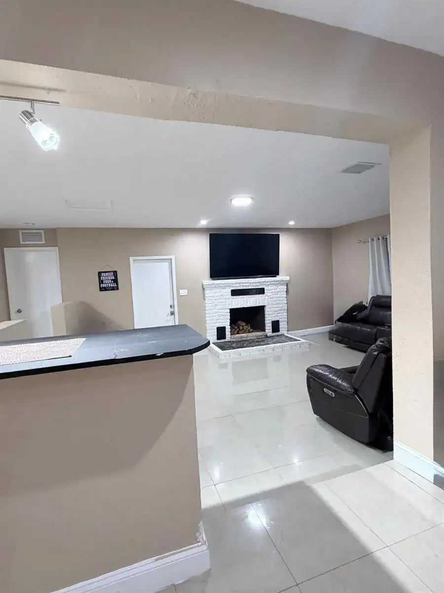 2000 SW 95th Terrace, Miramar FL 33025 photo 5
