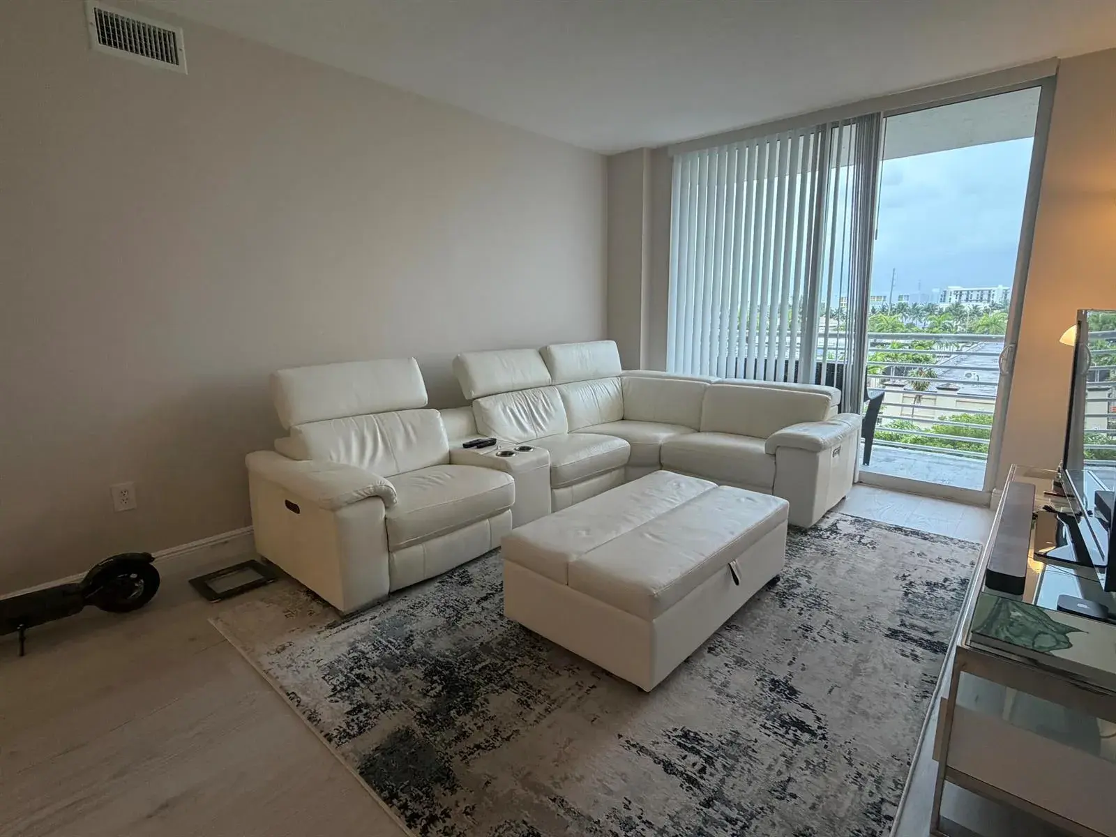 2775 NE 187th Street # 408, Aventura FL 33180