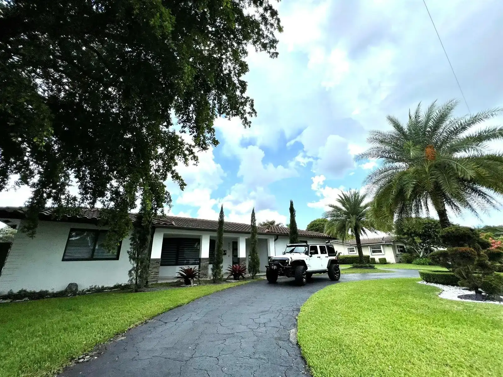 625 W Tropical Way, Plantation FL 33317
