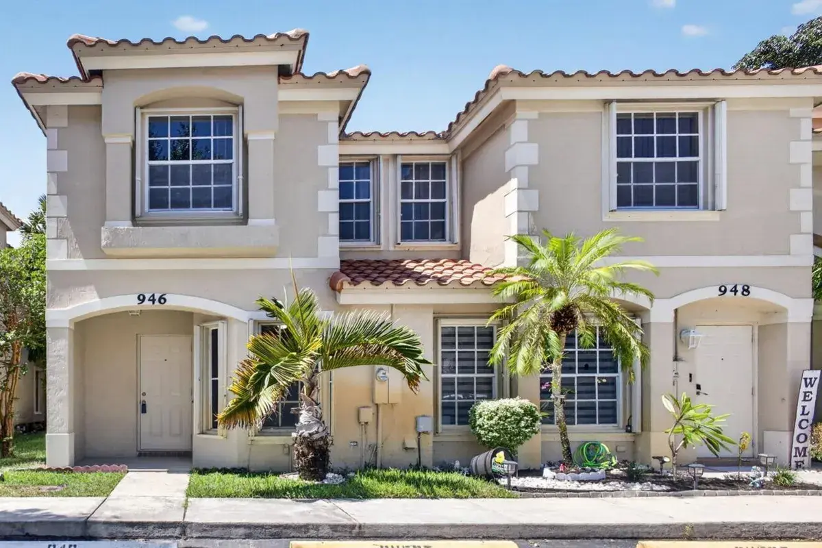 946 Summit Lake Drive, West Palm Beach FL 33406