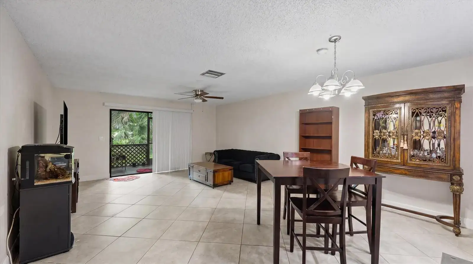 1303 Lakeview E, Royal Palm Beach FL 33411 photo 4