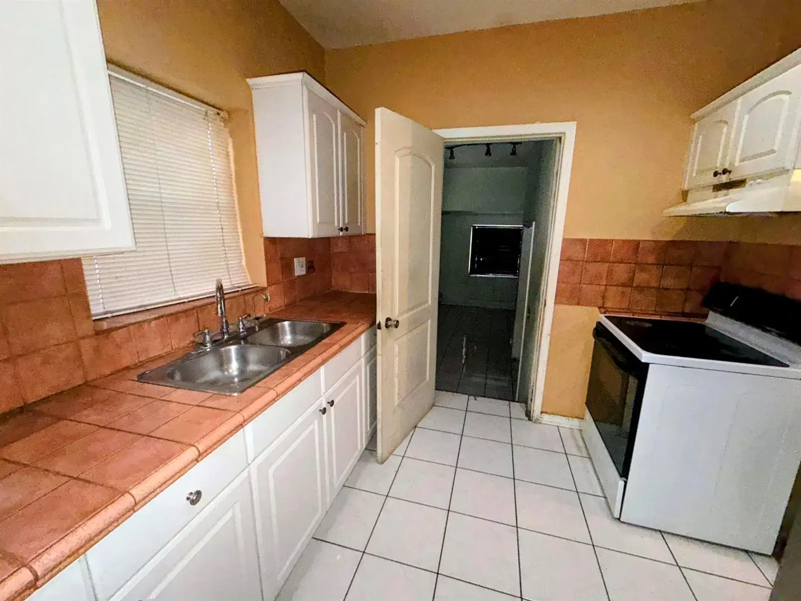 424 NE 72nd Street, Miami FL 33138 photo 4