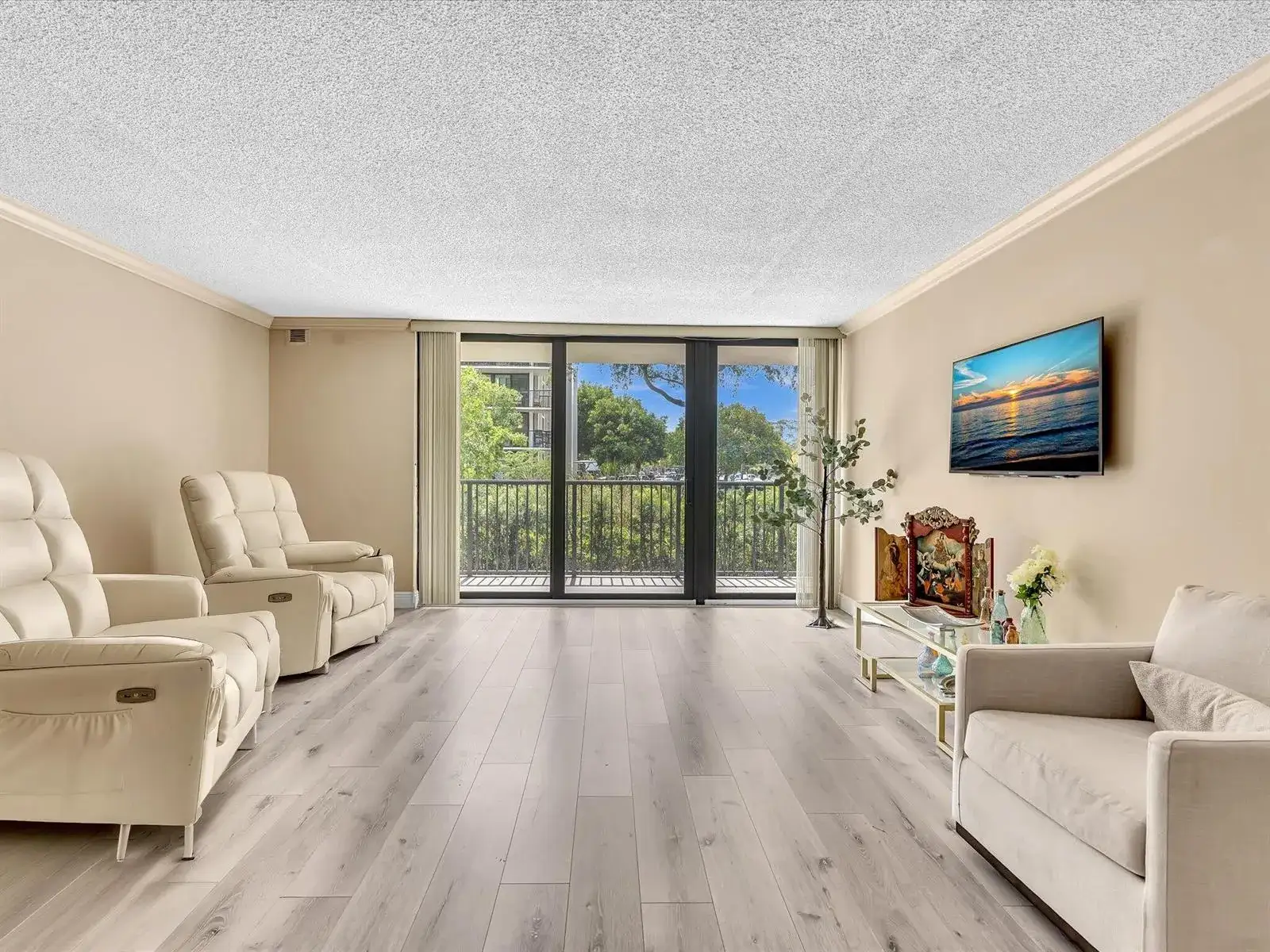 1350 River Reach Drive # 111, Fort Lauderdale FL 33315 photo 2
