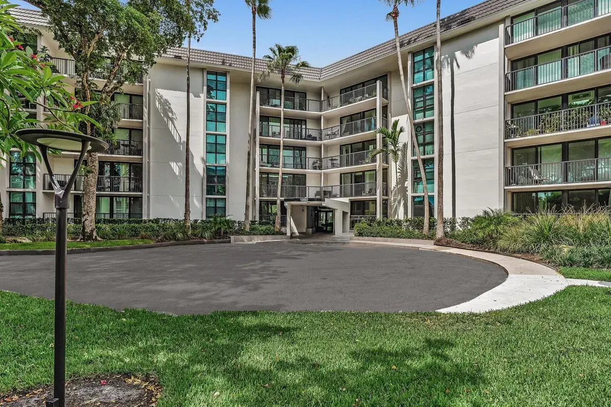 1350 River Reach Drive # 111, Fort Lauderdale FL 33315