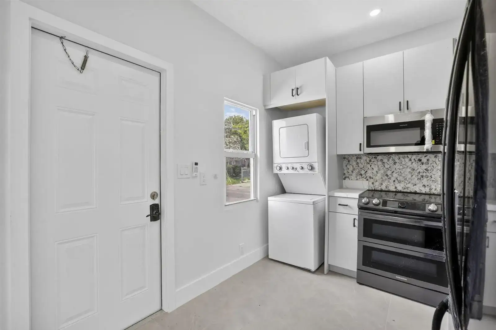 621 NW 3rd Avenue, Pompano Beach FL 33060 photo 2