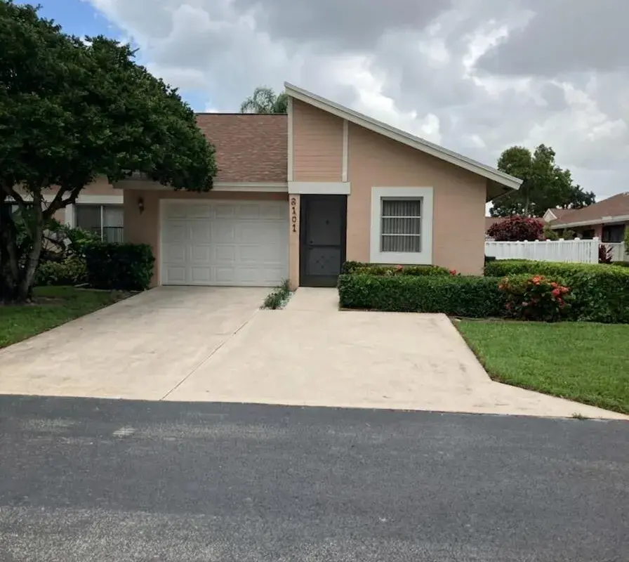 8101 Sweetbriar Way, Boca Raton FL 33496