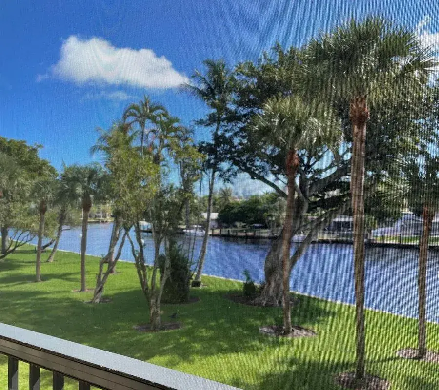 14 Royal Palm Way # 204, Boca Raton FL 33432
