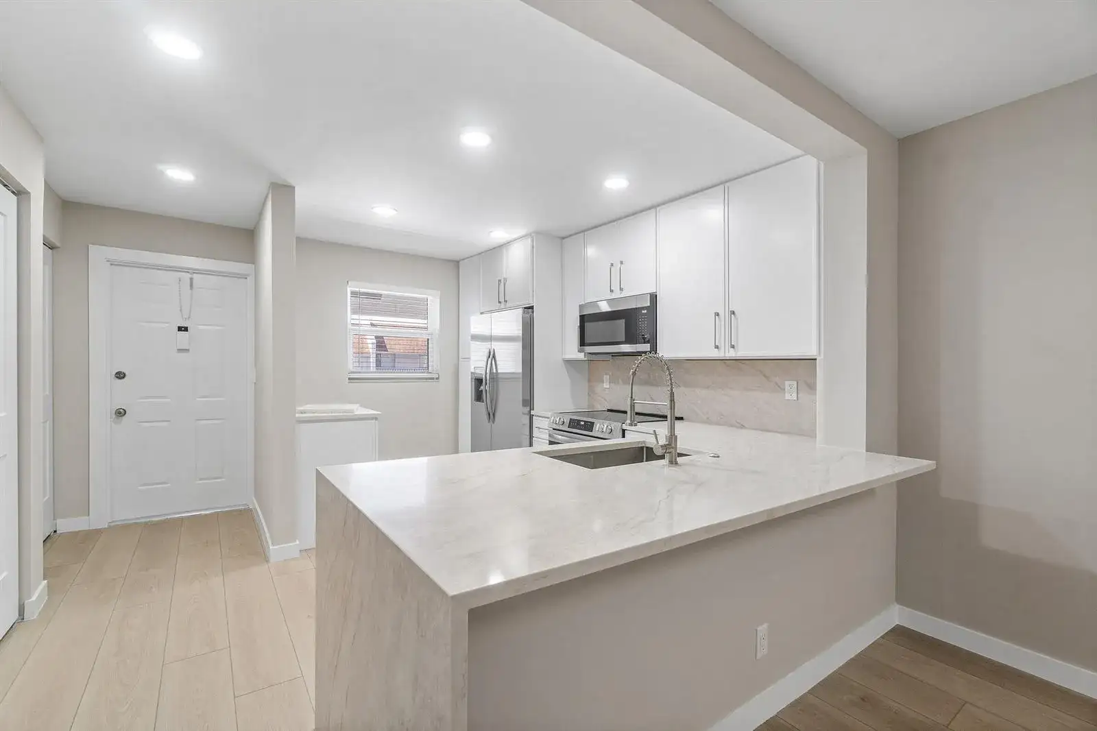 2905 SW 22nd Avenue # 202, Delray Beach FL 33445 photo 2