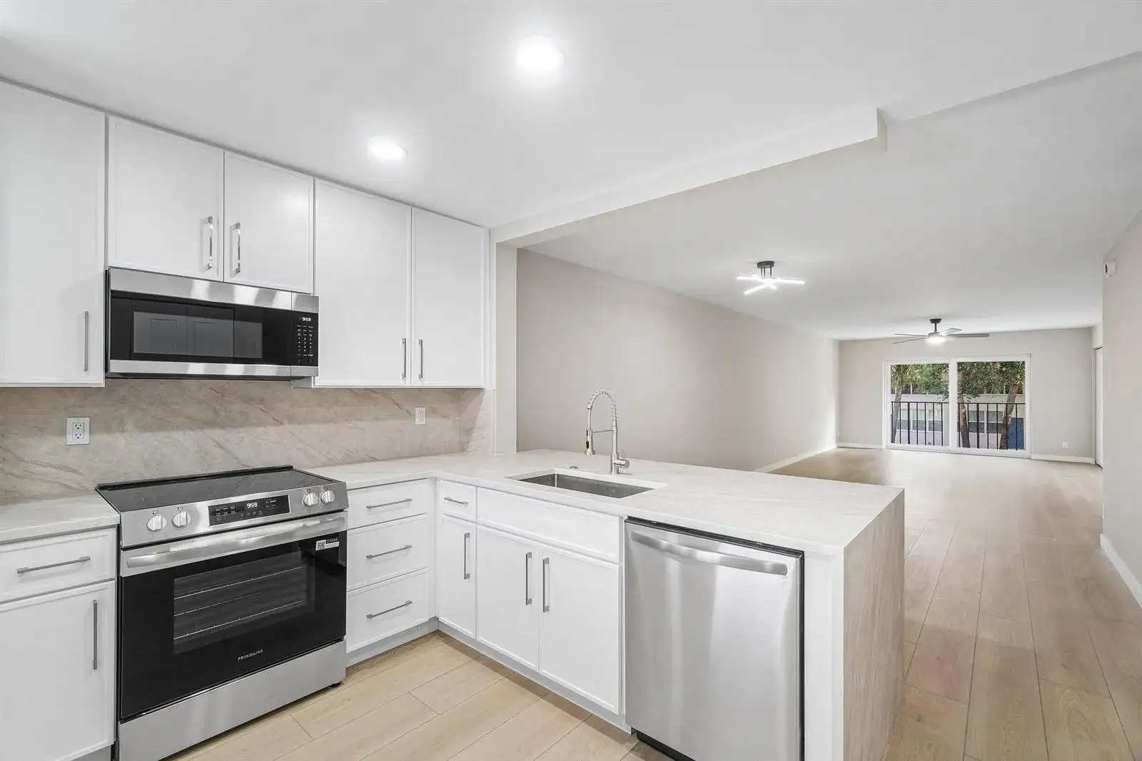 2905 SW 22nd Avenue # 202, Delray Beach FL 33445 photo 4