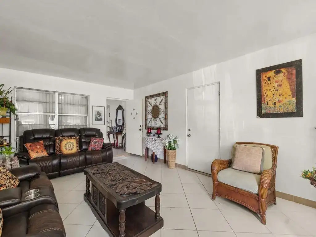 2405 Blossom Court, Fort Pierce FL 34982 photo 4