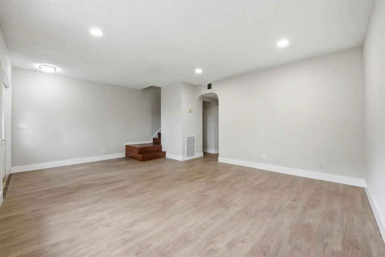 7318 NW 75th Street, Tamarac FL 33321 photo 4