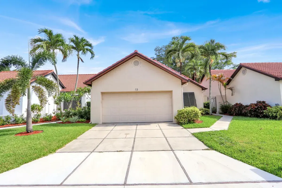 13 Ironwood Way N, Palm Beach Gardens FL 33418