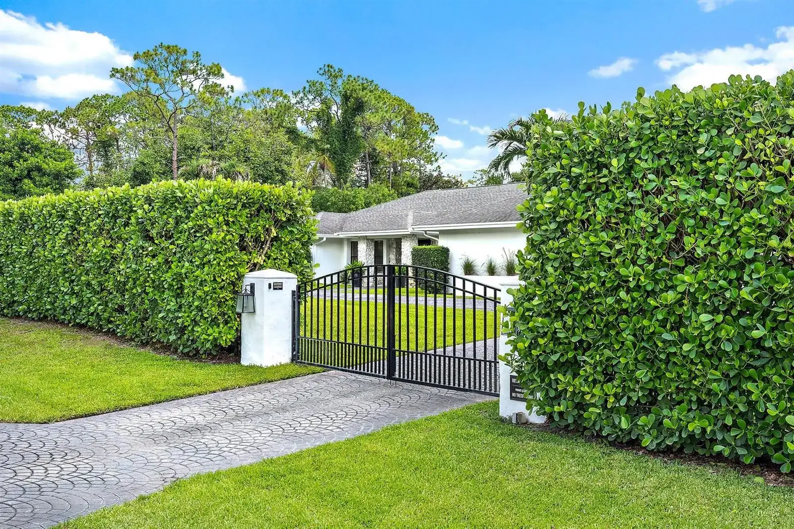 14039 Greentree Trail, Wellington FL 33414 photo 2