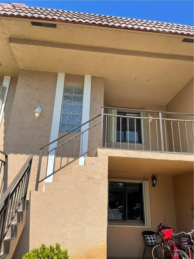 197 Lakeview Drive # 202, Weston FL 33326 photo 2