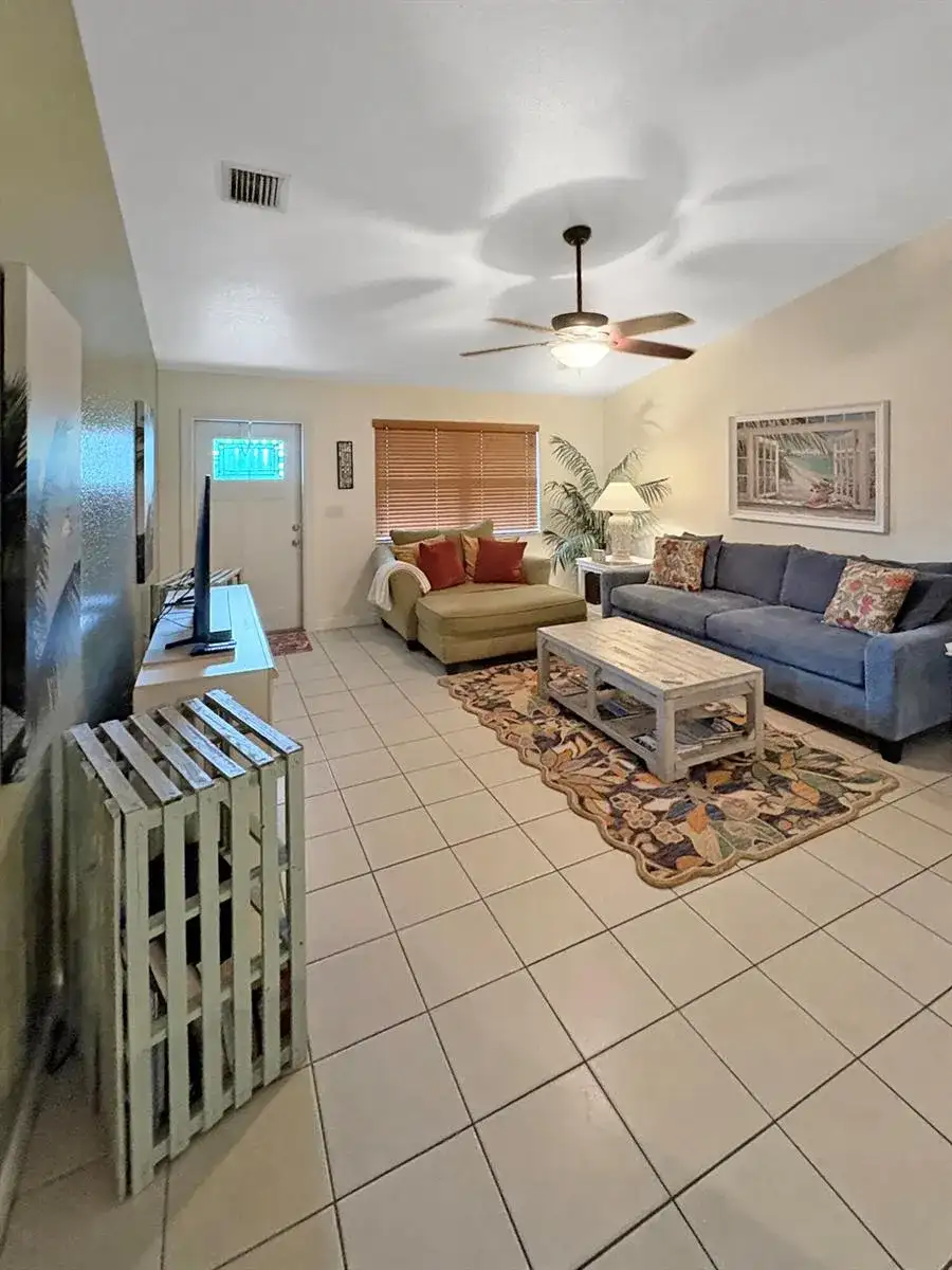 6580 SW 49th Street, Davie FL 33314 photo 2