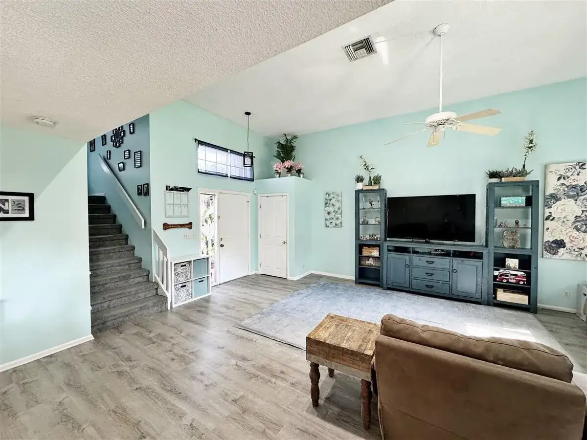 1020 NW 107th Avenue, Plantation FL 33322 photo 4