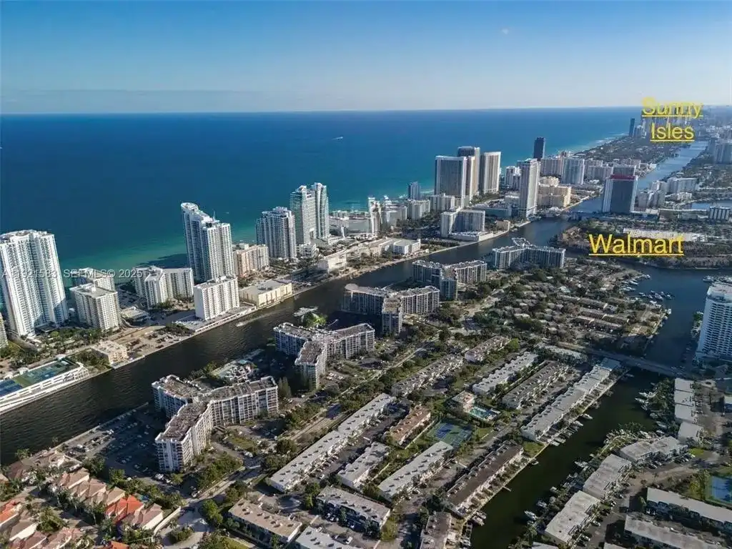 1000 Parkview Drive # 316, Hallandale Beach FL 33009