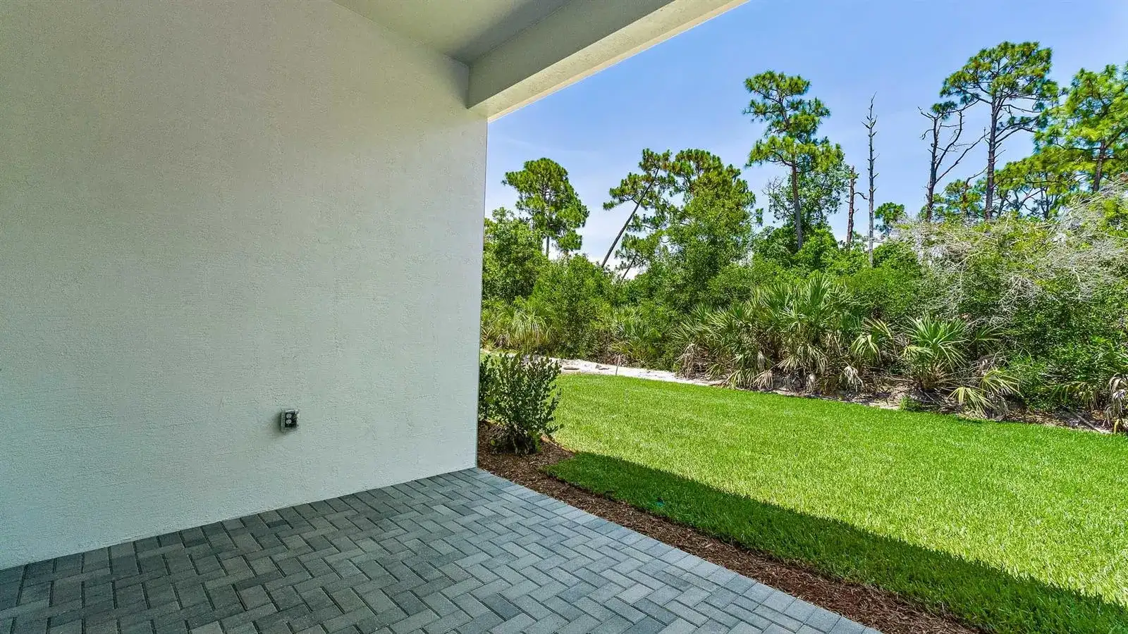 212 SE Via Sangro, FL 34952 photo 3