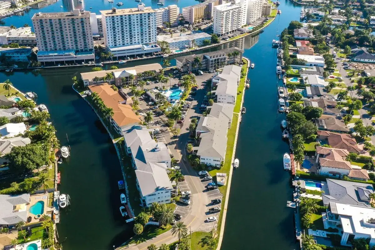 450 Paradise Isle Boulevard, Hallandale Beach FL 33009