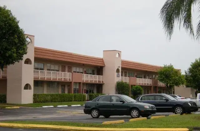 9101 Sunrise Lakes Boulevard # 206, Sunrise FL 33322