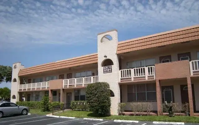9101 Sunrise Lakes Boulevard # 206, Sunrise FL 33322 photo 2
