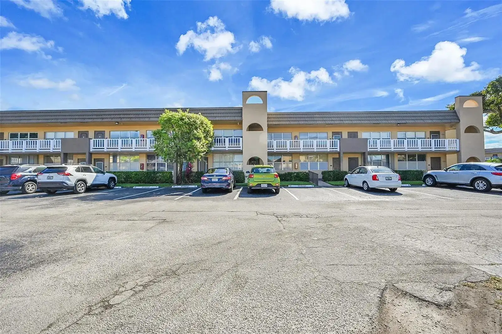 9101 Sunrise Lakes Boulevard # 206, Sunrise FL 33322 photo 4