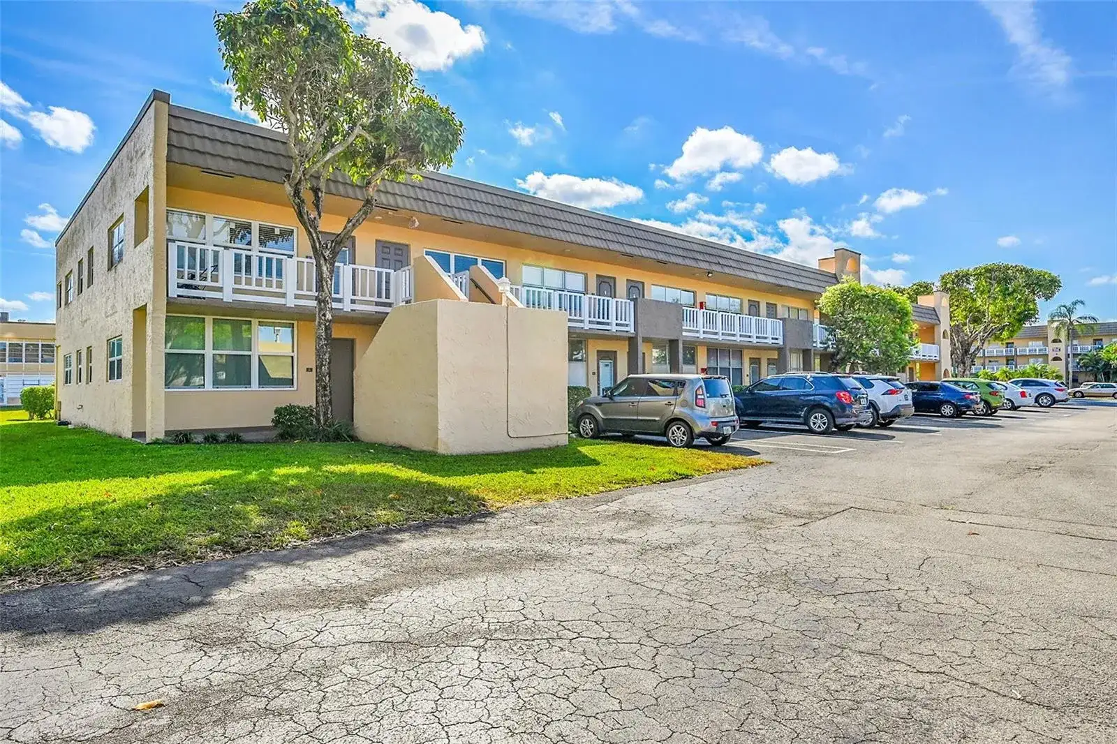 9101 Sunrise Lakes Boulevard # 206, Sunrise FL 33322 photo 5