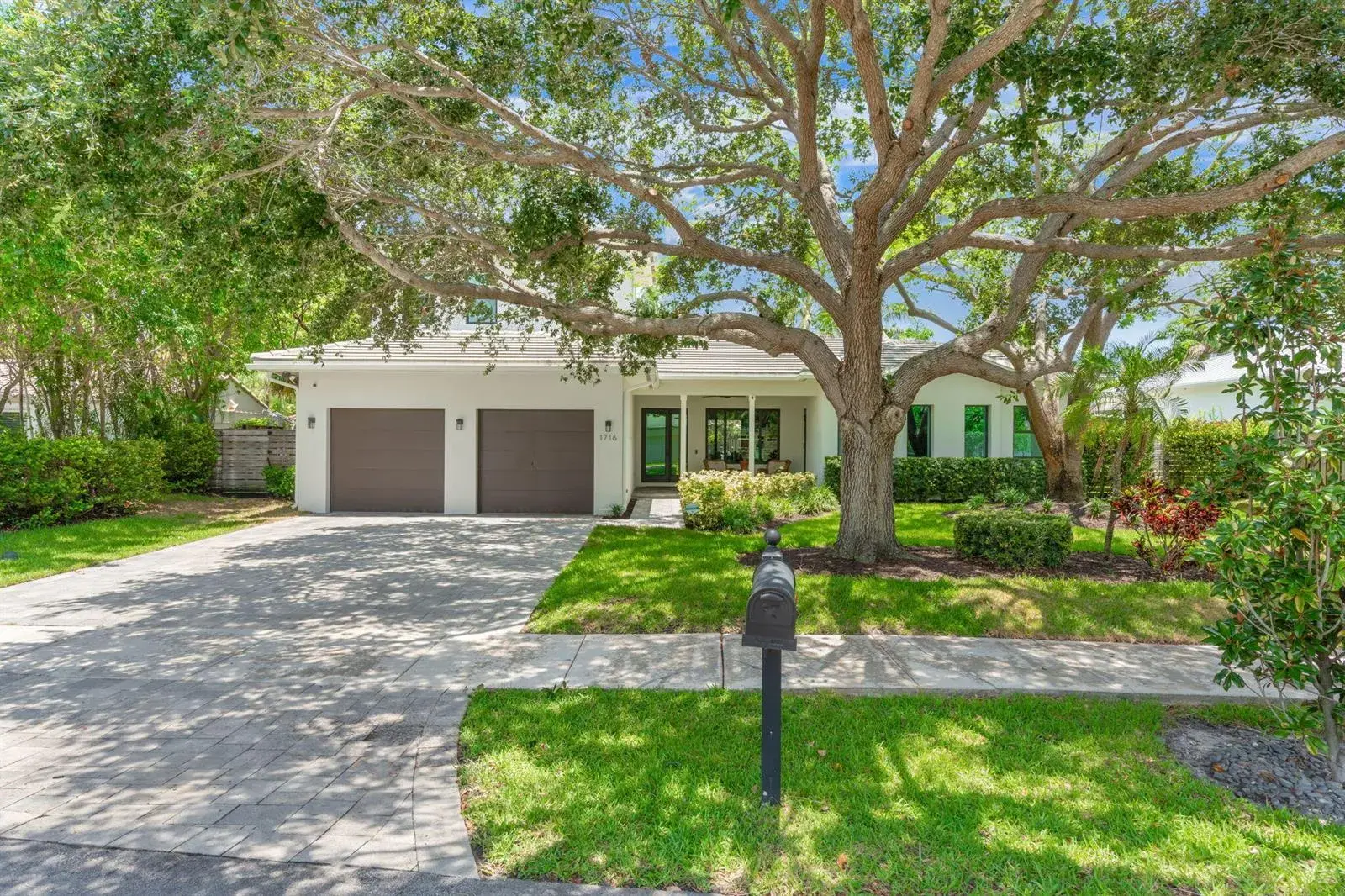 1716 Middle River Drive, Fort Lauderdale FL 33305