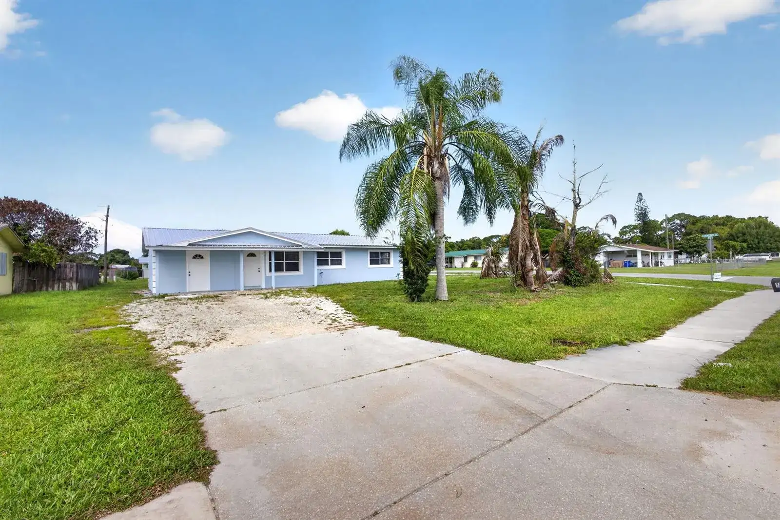 15478 SW 150th Street, FL 34956 photo 3