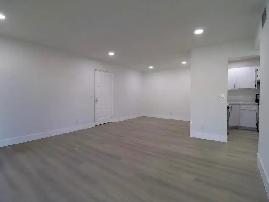 614 Sea Pine Way # H2, FL 33415 photo 5