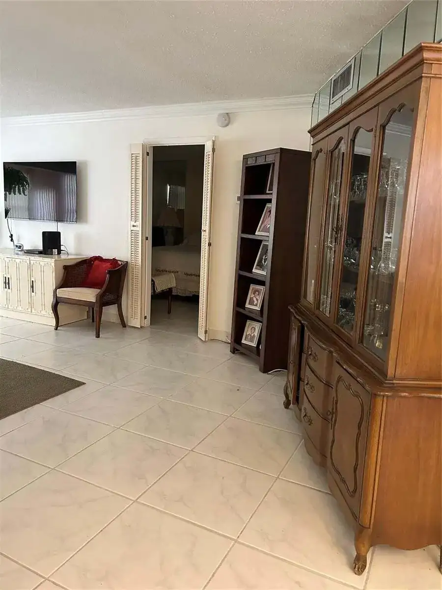 4090 NW 42nd Avenue # 105, Lauderdale Lakes FL 33319 photo 4