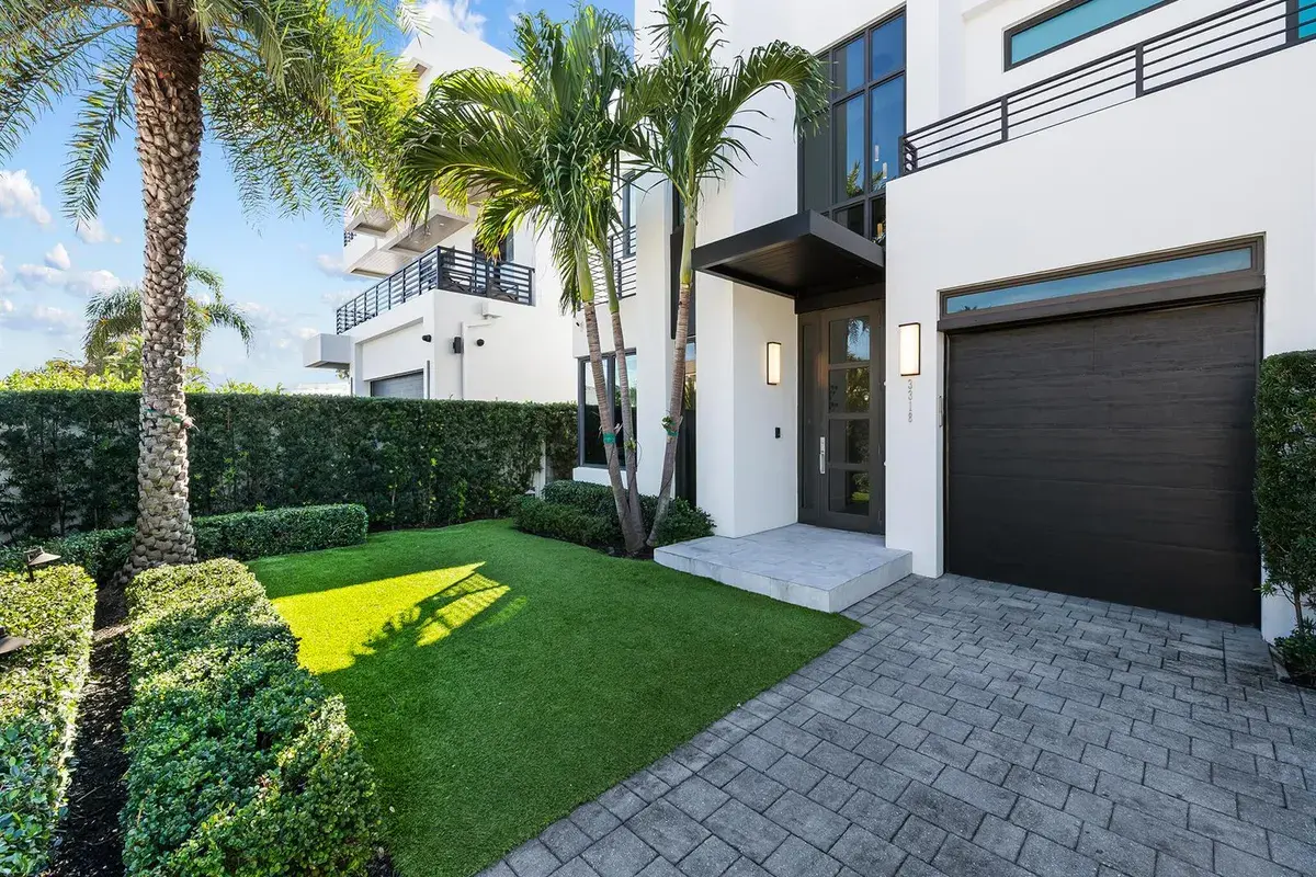 3318 NE 17th Street, Fort Lauderdale FL 33305