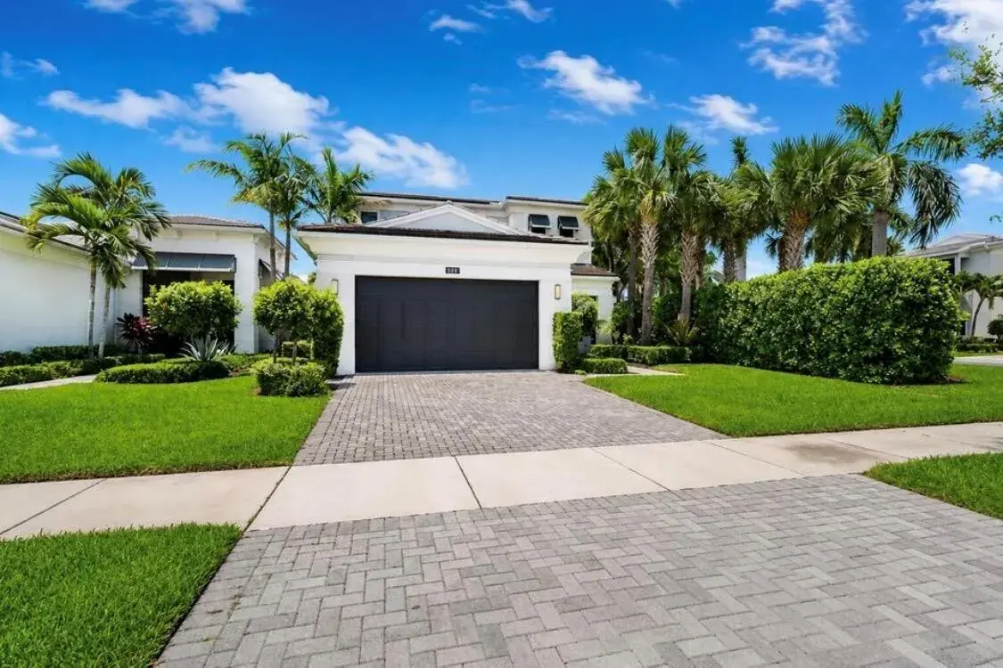 5603 Delacroix Terrace, Palm Beach Gardens FL 33418