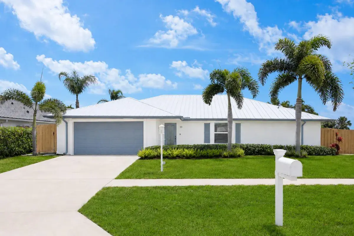 30 Chestnut Trail, Tequesta FL 33469