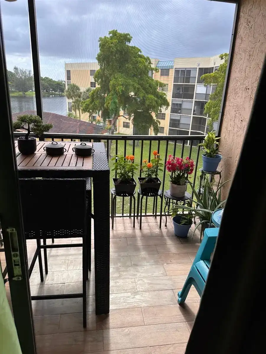 6575 W Oakland Park Boulevard # 417, Lauderhill FL 33313