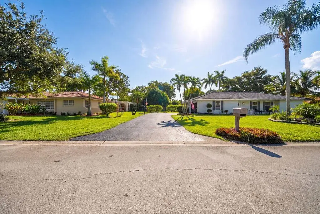 2651 NW 107th Avenue, Coral Springs FL 33065