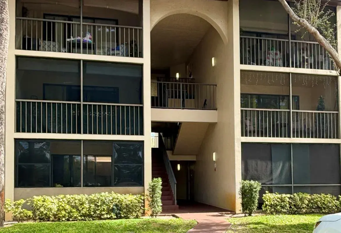 203 Foxtail Drive # F1, FL 33415