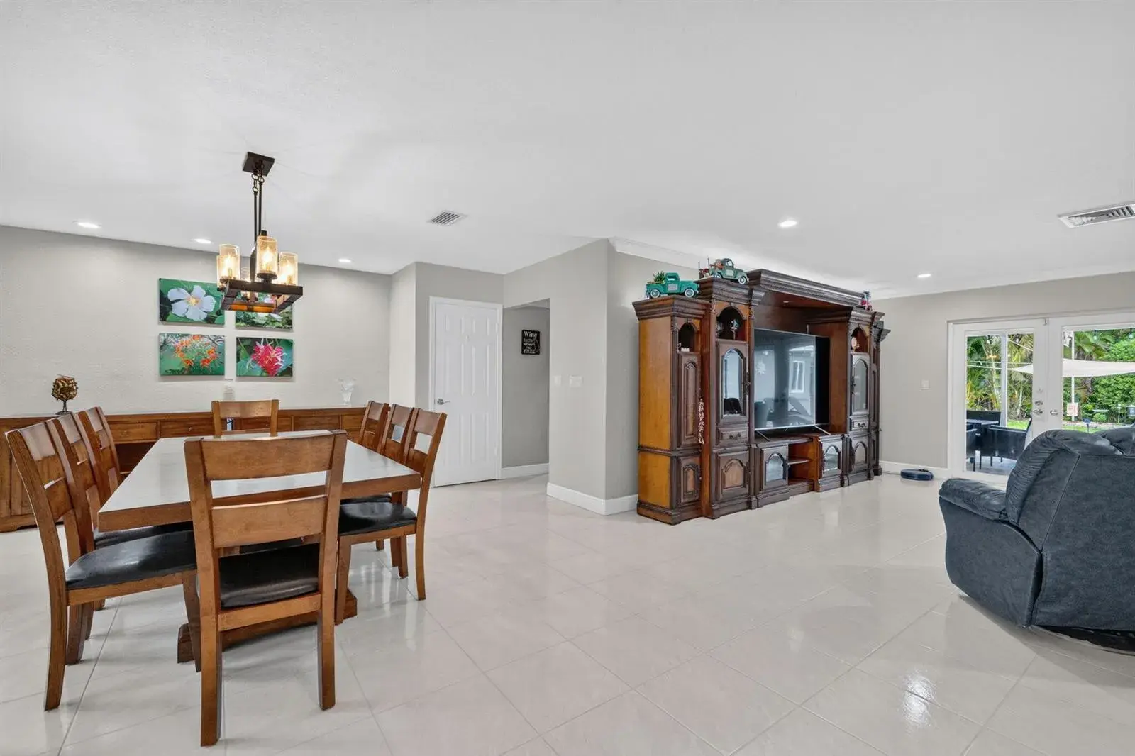 1940 SW 73rd Avenue, Plantation FL 33317